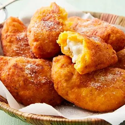 Empanadas de Platano o Pollo